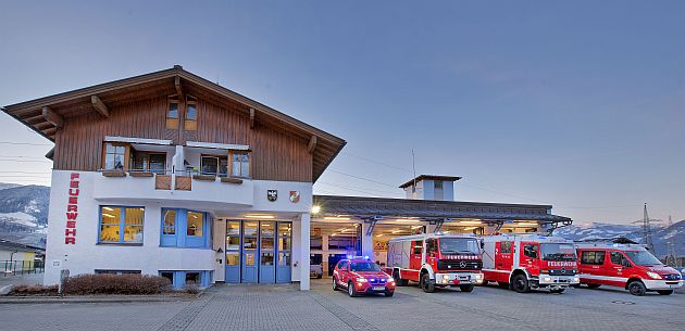 Fuhrpark und Feuerwehrhaus