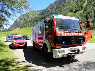 Fahrzeugbergung aus Ache