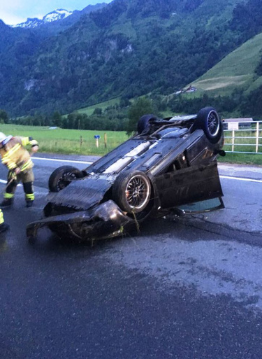 Aufräumen nach Verkehrsunfall