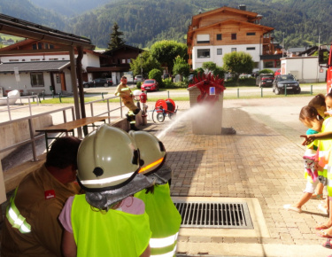 zu Besuch bei der Feuerwehr