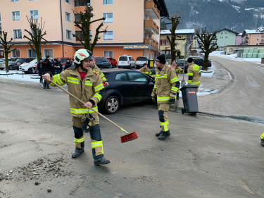 11.01.2020 Aufräumen nach Verkehrsunfall